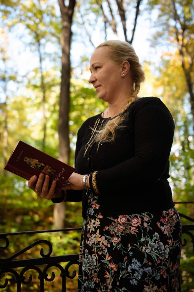 Received 2622930341177400 683x1024