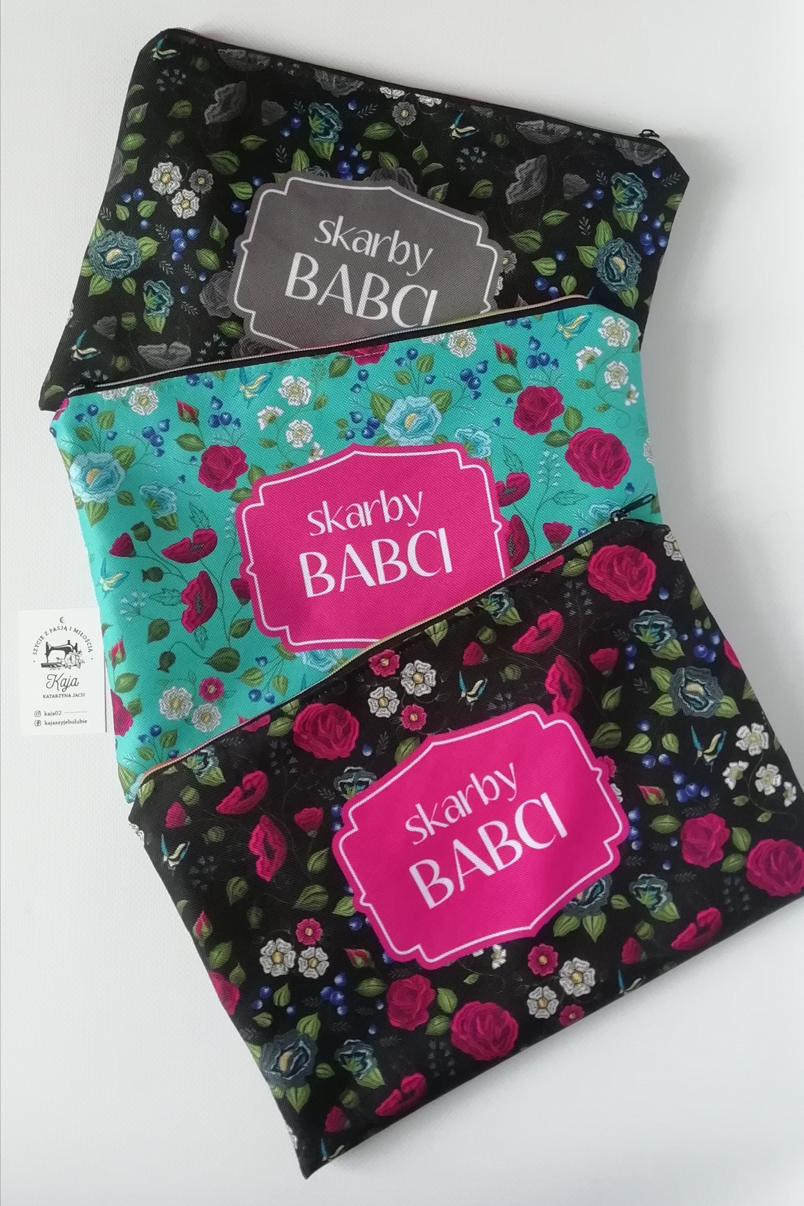 kosmetyczka babci roże czarna kosmetyczka babci roże czarna