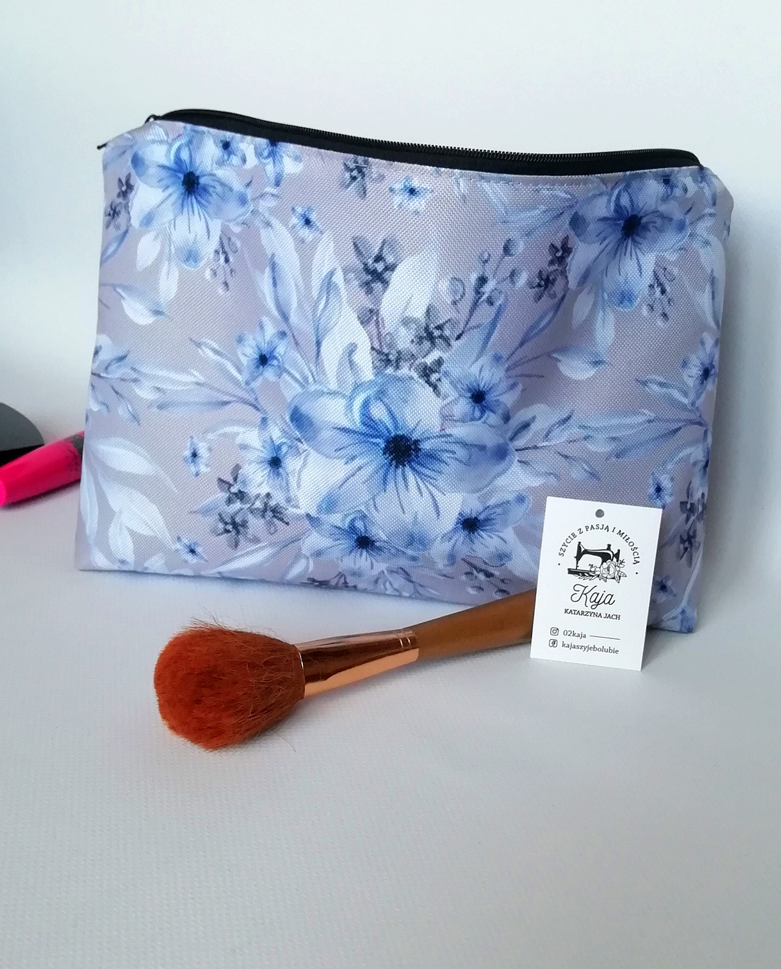 kosmetyczka szare kwiaty kosmetyczka szare kwiaty