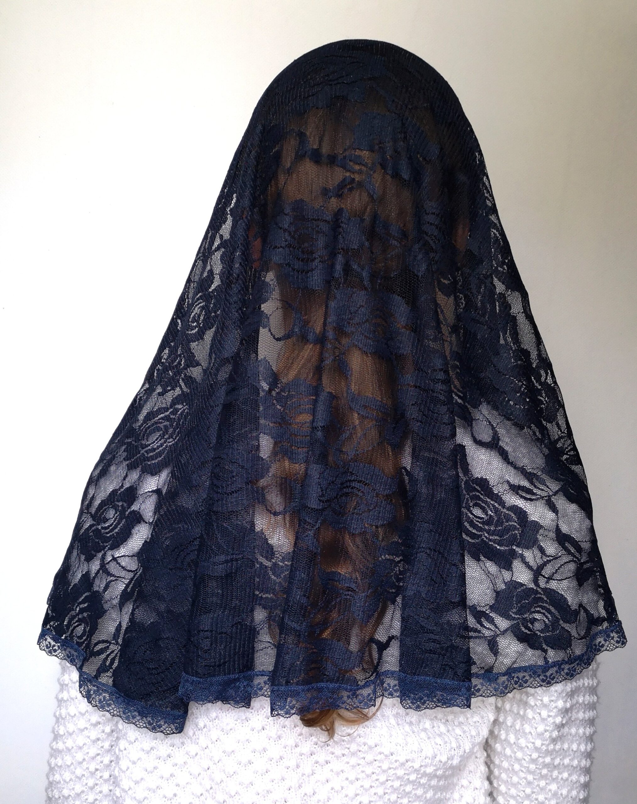 2025/12/IMG_20250530_191429_edit_73790199631969-scaled.jpg mantylka granatowe róże nr 28